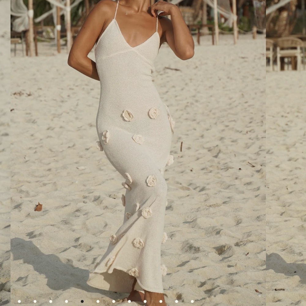 COPY - Suki Knit Maxi Dress With Flowers - Nude NWT!!!